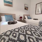 Apartmán Modern 2br - Close To Gozo Ferry Għajnsielem