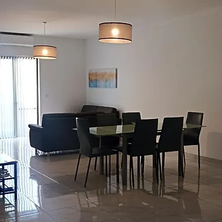 Modern 2br - Close To Gozo Ferry Apartment *